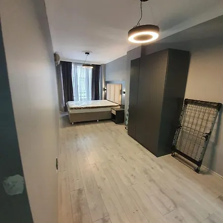 Center Apartment *